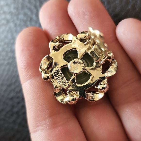 VTG Karu Arke Inc clip on earrings - Picture 7 of 8